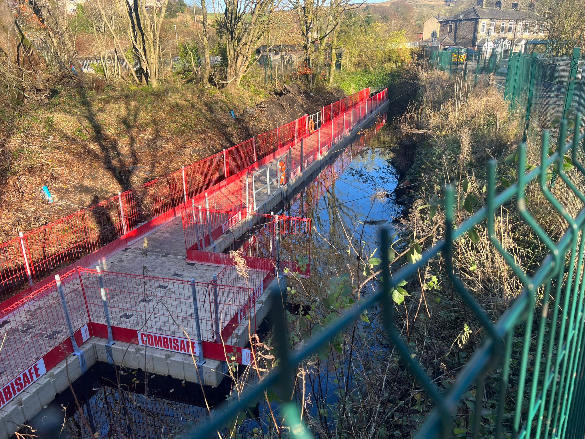 Floating pontoon access
