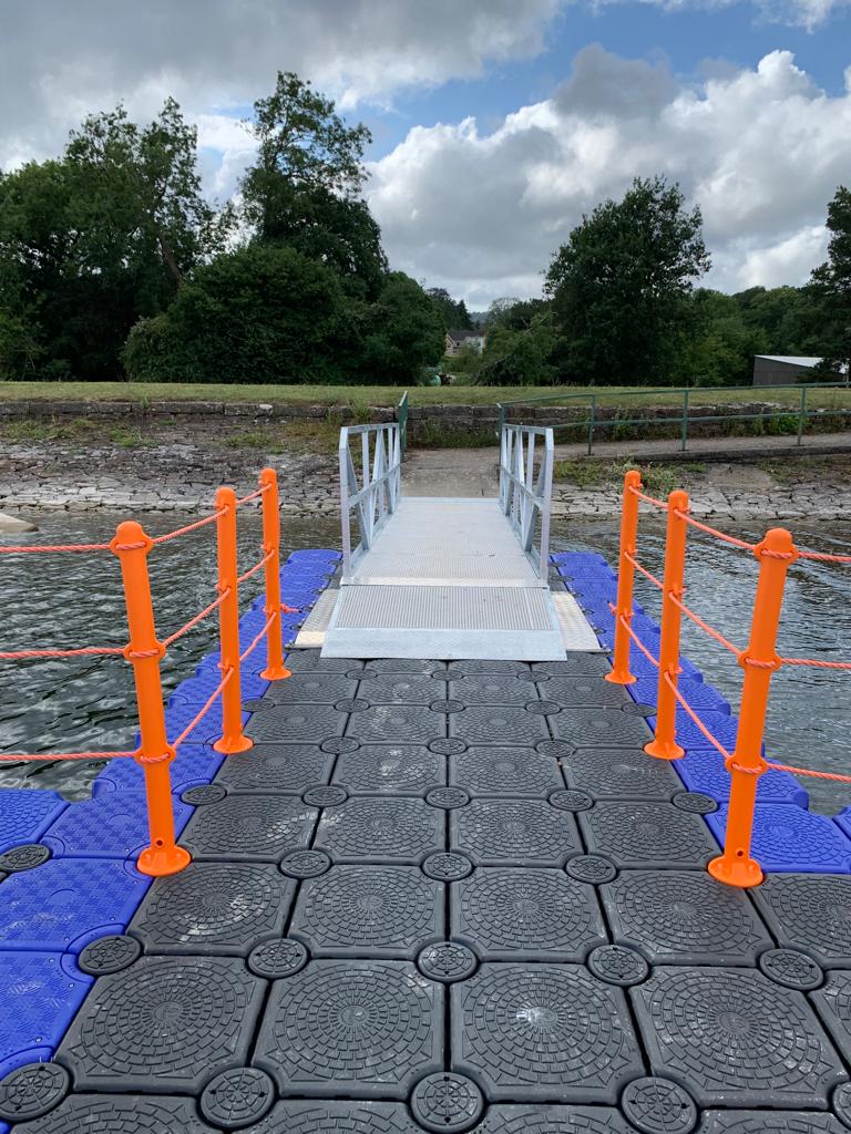 Cube pontoon temporary access