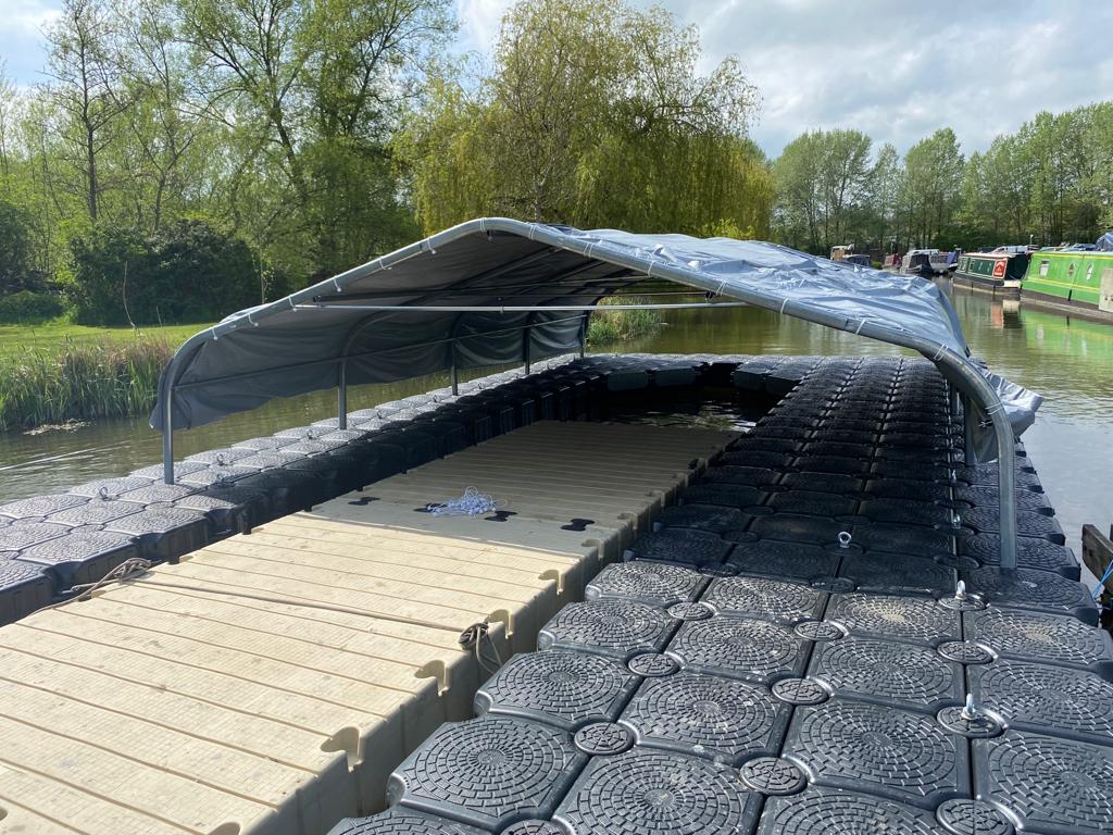 Cube modular pontoon layout